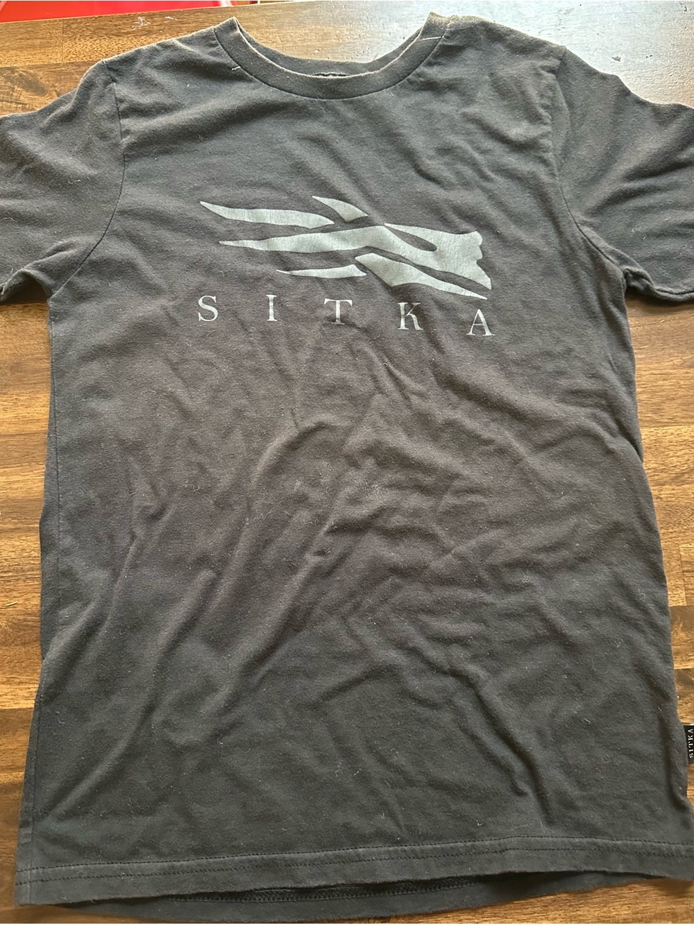 Sitka Kids' Black Logo Short-Sleeve Tee